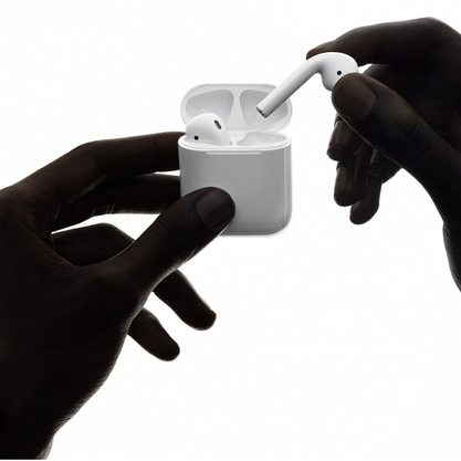 Беспроводные наушники Apple AirPods