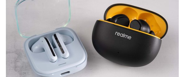 Бюджетные беспроводные наушники: сравнение Xiaomi Redmi Buds 6 Active и Realme Buds T110