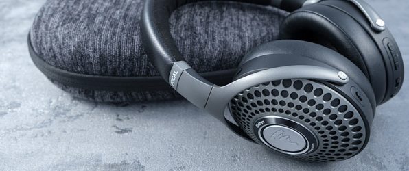 Bowers & Wilkins PX8 vs Focal Bathys - какие лучше?
