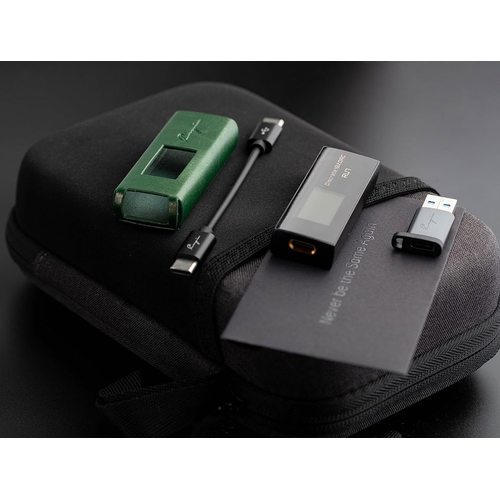 Портативный усилитель и ЦАП Cayin RU7