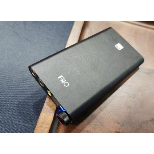 Портативный усилитель и ЦАП FiiO Q3