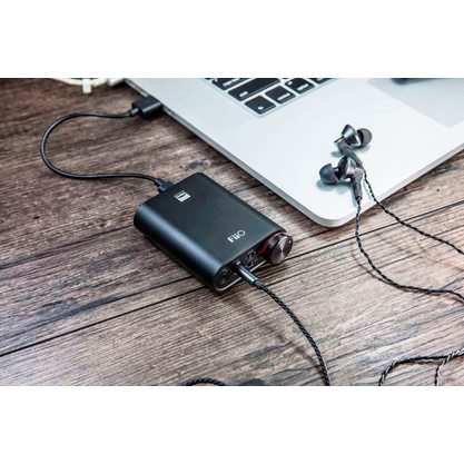 Портативный усилитель и ЦАП FiiO K3