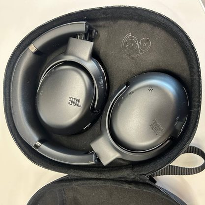 Уцененный товар JBL Tour One M2 (черный) (уценка)