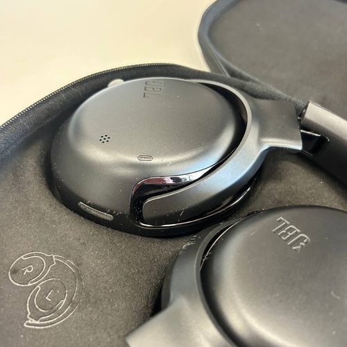 Уцененный товар JBL Tour One M2 (черный) (уценка)