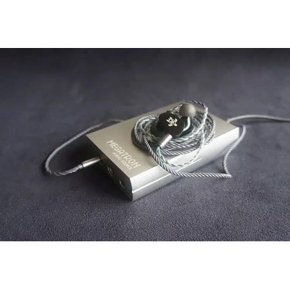 Портативный усилитель и ЦАП Venture Electronics Megatron