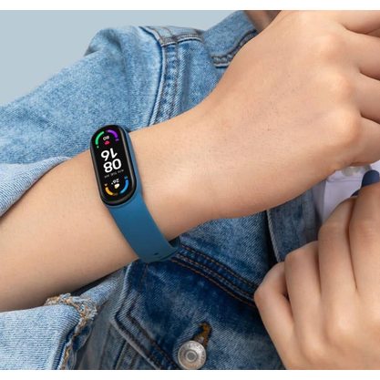 Умные часы (фитнес-браслет) Xiaomi Mi Band 6 (китайская версия)