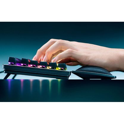 Подставка под запястье Razer Ergonomic Wrist Rest Full Size cooling