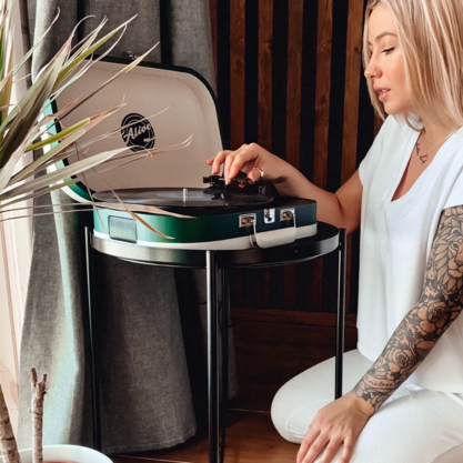 Виниловый проигрыватель Alive Audio VINTAGE Cades Gin