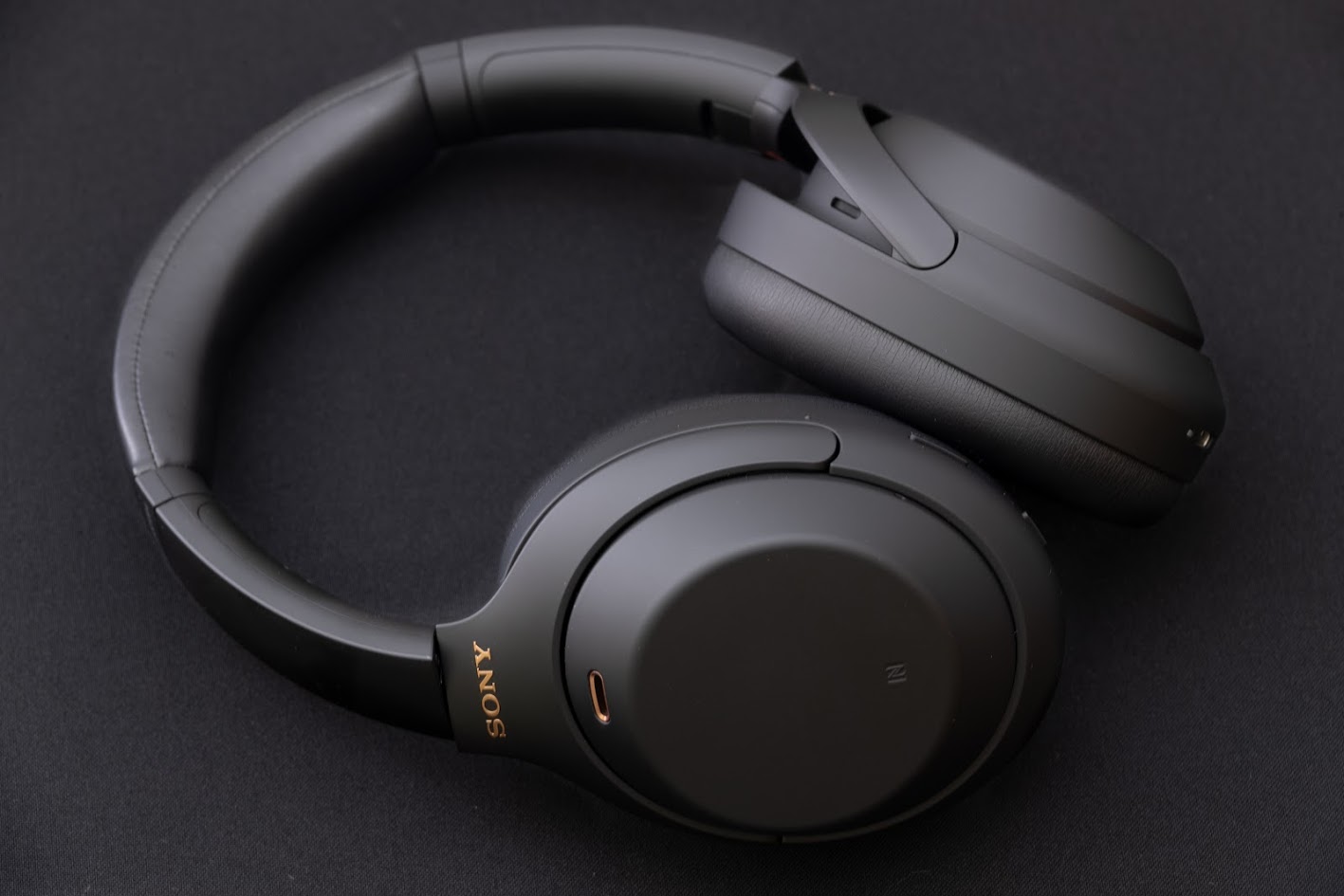 Sony WH-1000XM4 - наушники с отличным шумодавом